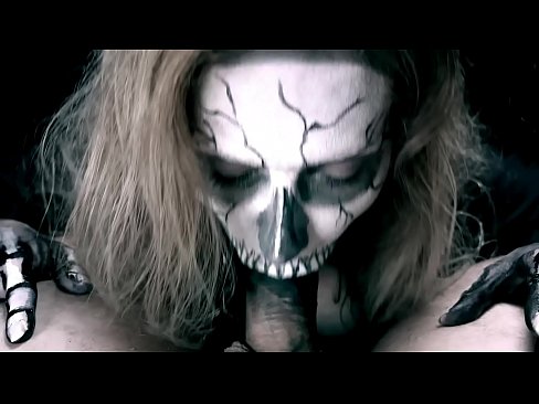 ❤️ Tfajla tad-dimostrazzjoni terda vit b'ħalqha iswed u tibla' cum. ❤❌ Video tal-ħakk fil-porn mt.mouthporn.ru ❌❤